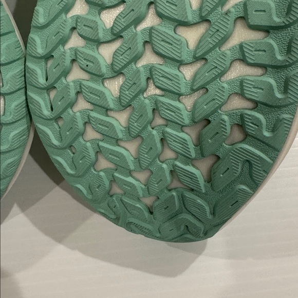 Puma MagMax Nitro Women’s Size 8 New!! - Picture 8 of 8